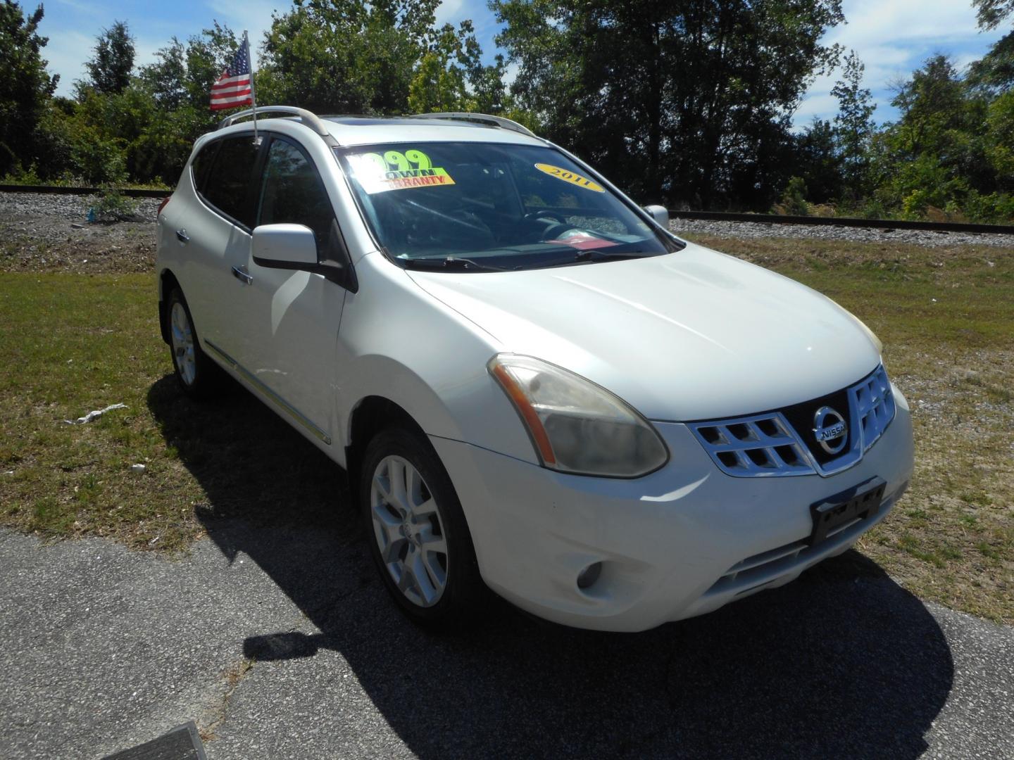 2011 White Nissan Rogue (JN8AS5MT4BW) , located at 2553 Airline Blvd, Portsmouth, VA, 23701, (757) 488-8331, 36.813889, -76.357597 - ***VEHICLE TERMS*** Down Payment: $999 Weekly Payment: $100 APR: 23.9% Repayment Terms: 42 Months *** CALL ELIZABETH SMITH - DIRECTOR OF MARKETING @ 757-488-8331 TO SCHEDULE YOUR APPOINTMENT TODAY AND GET PRE-APPROVED RIGHT OVER THE PHONE*** - Photo#3